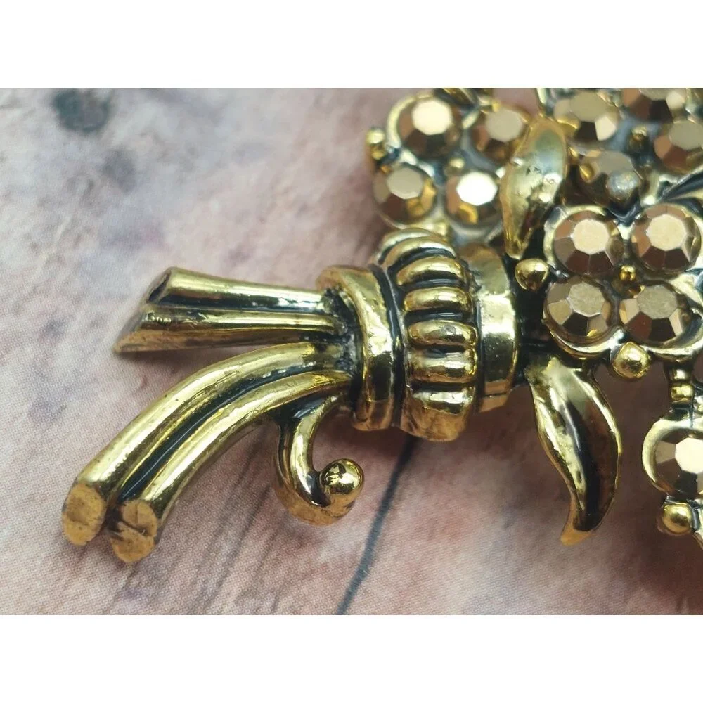 Vintage Hollycraft 1954 Mid Century Gold Rhinestones Brooch Pin Flower Bouquet